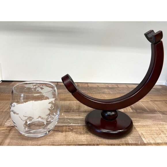 Glass Globe Decanter With Ship & Etched World Map Whiskey Glass Set - Picture 5 of 10